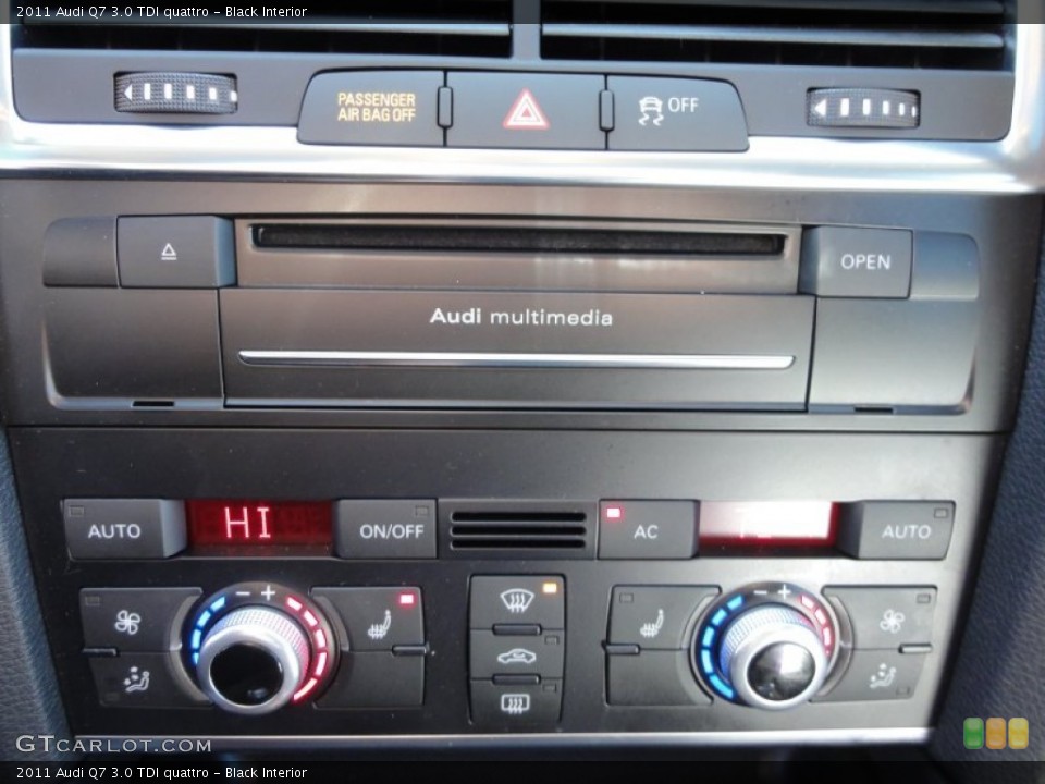 Black Interior Controls for the 2011 Audi Q7 3.0 TDI quattro #61625802