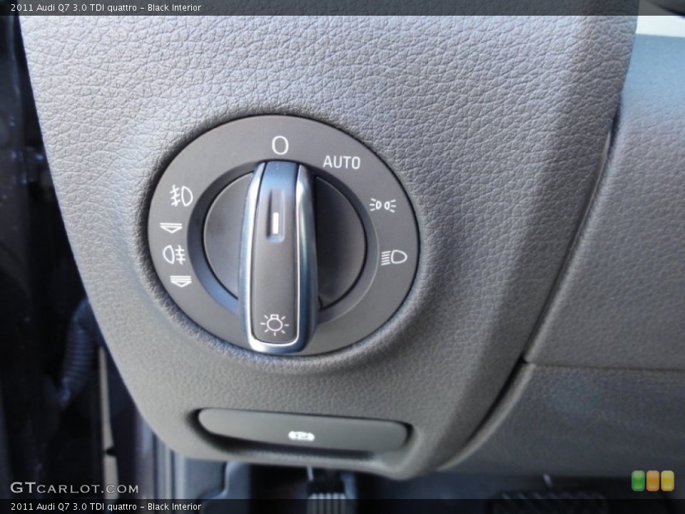 Black Interior Controls for the 2011 Audi Q7 3.0 TDI quattro #61625865