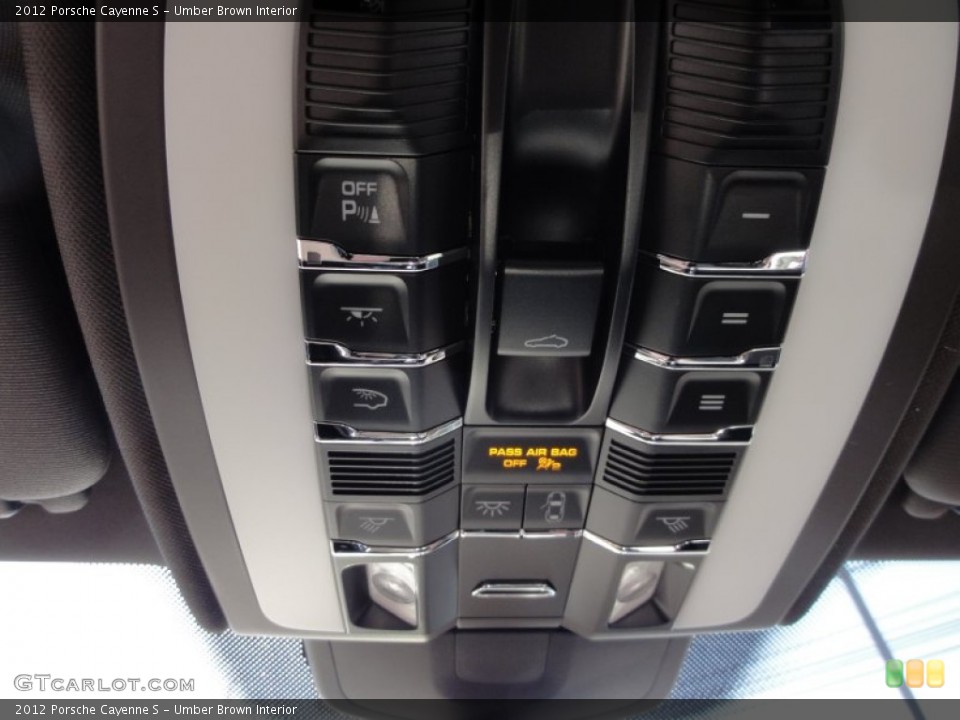 Umber Brown Interior Controls for the 2012 Porsche Cayenne S #61626246