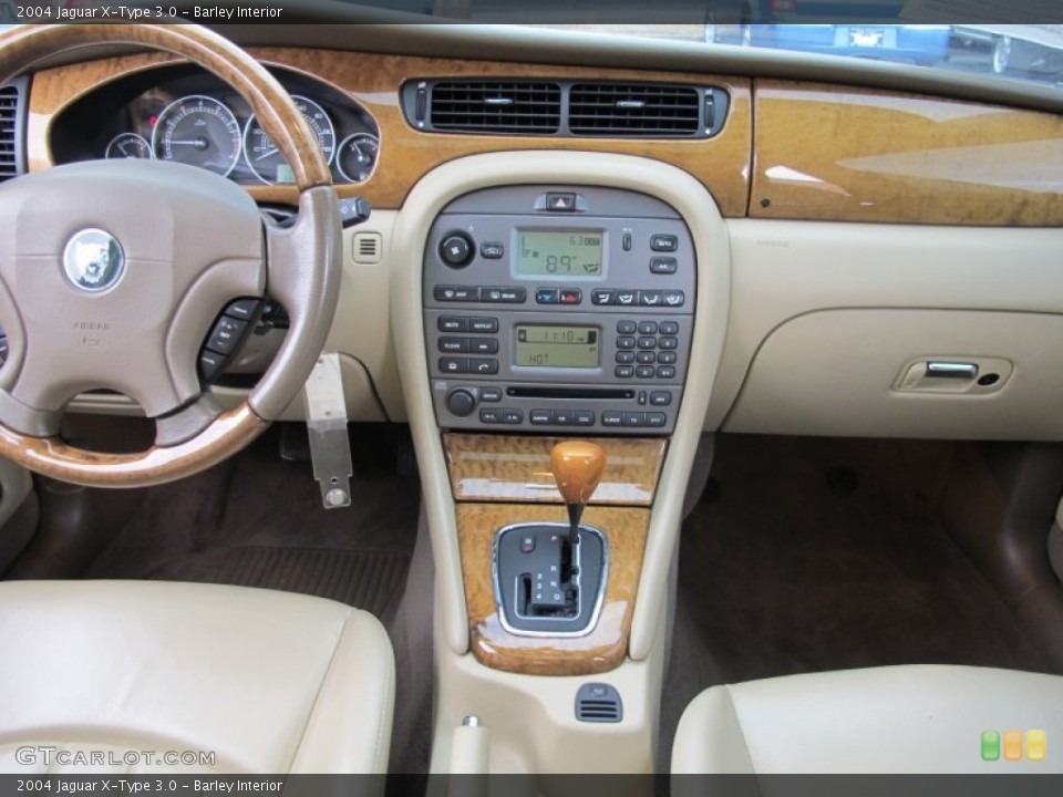 Barley Interior Dashboard for the 2004 Jaguar X-Type 3.0 #61673706