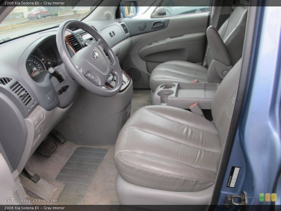 Gray Interior Photo for the 2006 Kia Sedona EX #61674186