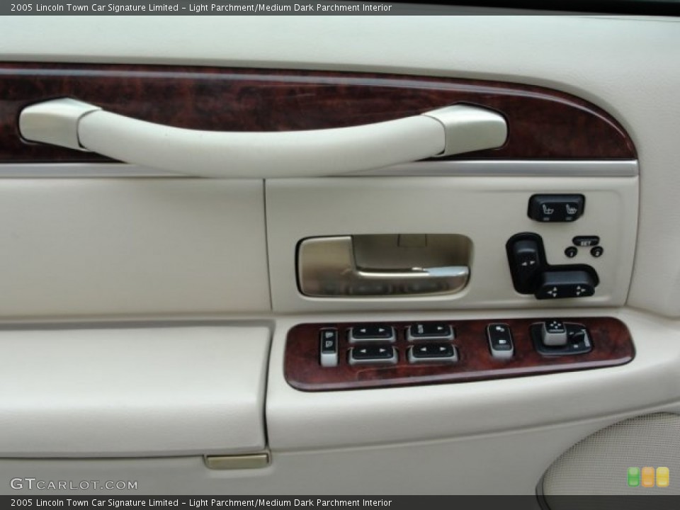 Light Parchment/Medium Dark Parchment Interior Door Panel for the 2005 Lincoln Town Car Signature Limited #61696385