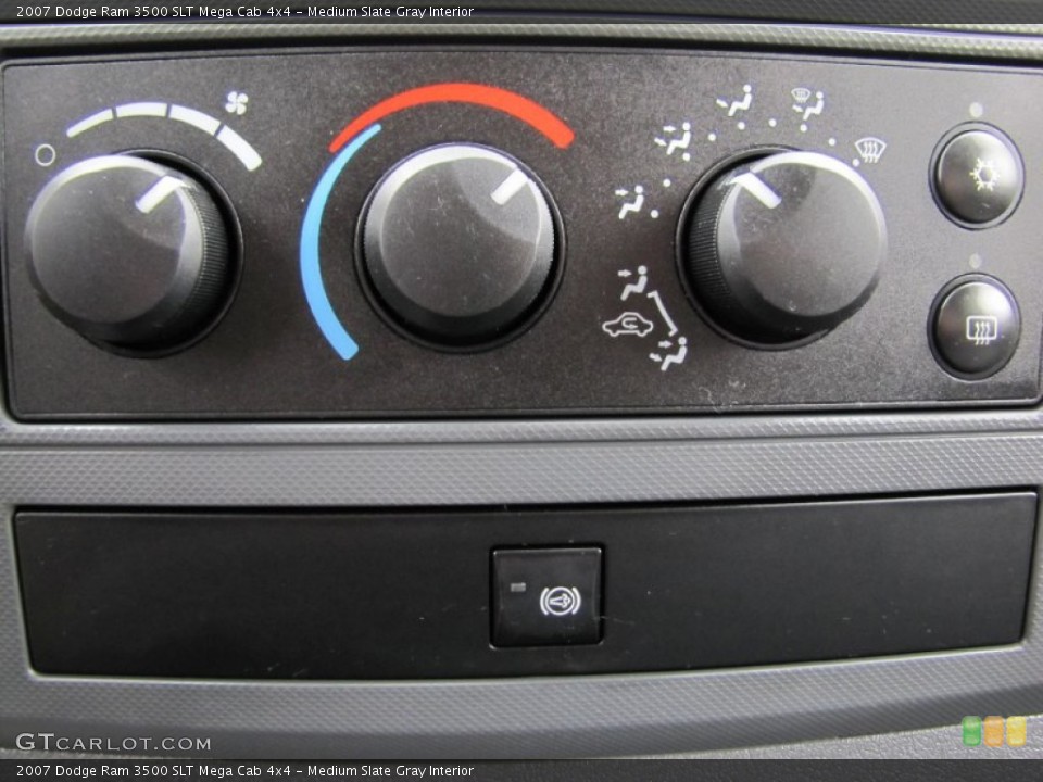 Medium Slate Gray Interior Controls for the 2007 Dodge Ram 3500 SLT Mega Cab 4x4 #61696496