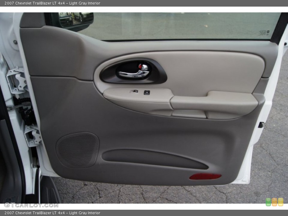 Light Gray Interior Door Panel for the 2007 Chevrolet TrailBlazer LT 4x4 #61704558