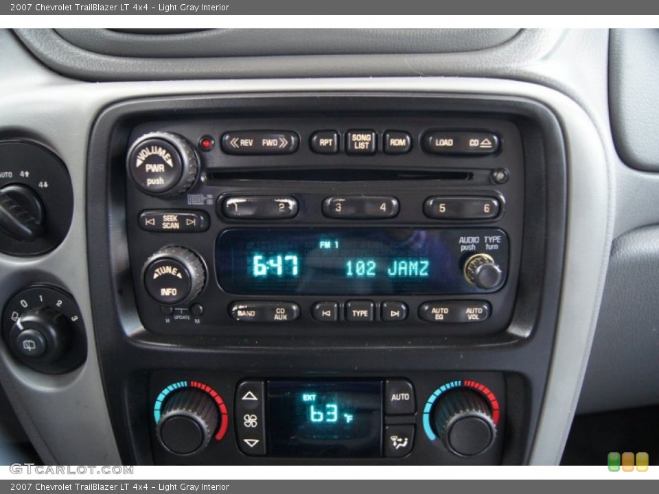 Light Gray Interior Audio System for the 2007 Chevrolet TrailBlazer LT 4x4 #61704717