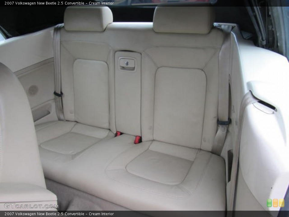 Cream Interior Photo for the 2007 Volkswagen New Beetle 2.5 Convertible #61723608