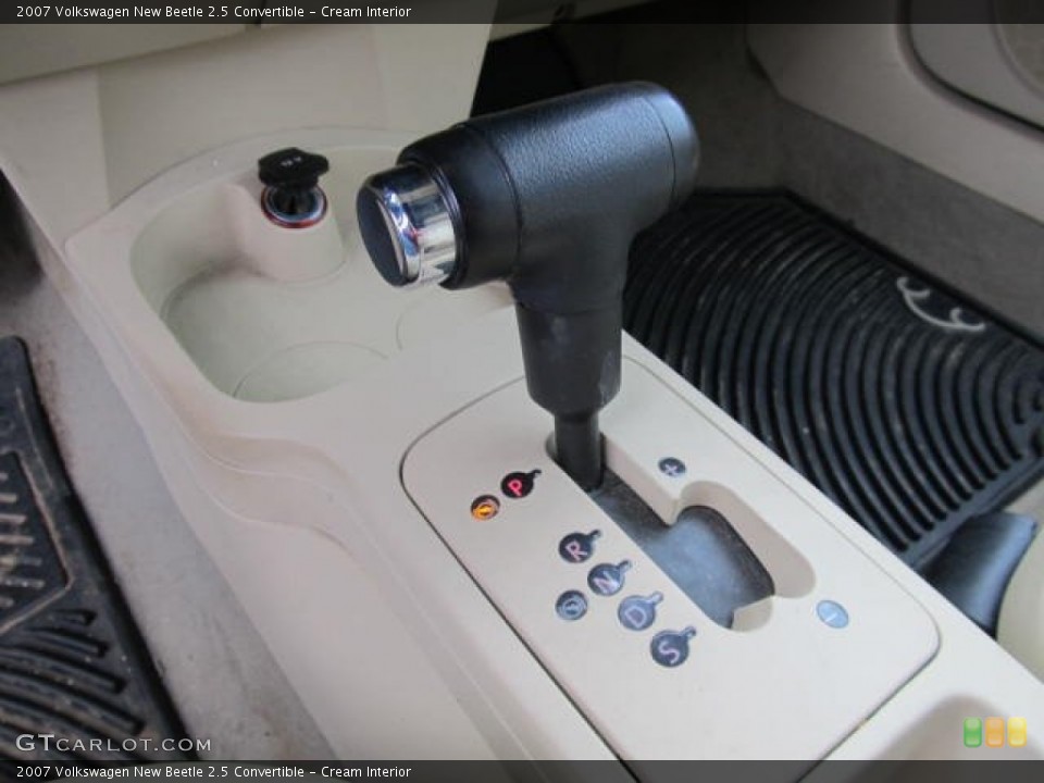 Cream Interior Transmission for the 2007 Volkswagen New Beetle 2.5 Convertible #61723629