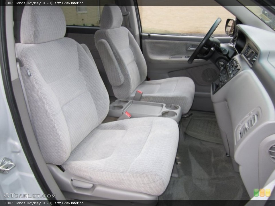 Quartz Gray Interior Photo for the 2002 Honda Odyssey LX #61734238