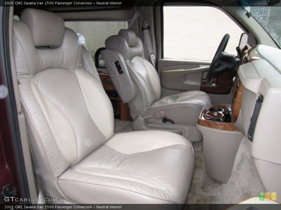 Neutral Interior Photo for the 2003 GMC Savana Van 1500 Passenger Conversion #61735058
