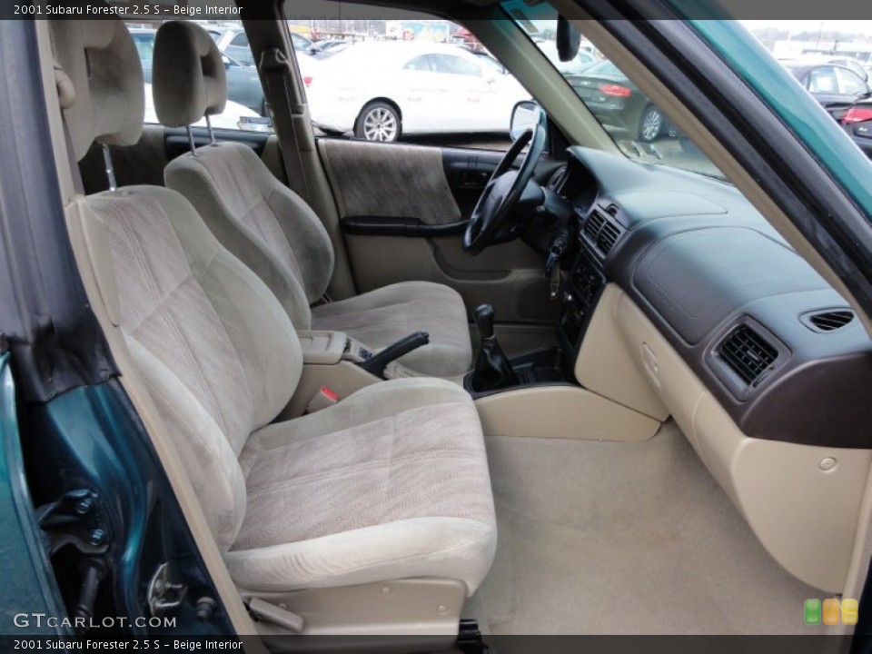 Beige Interior Photo for the 2001 Subaru Forester 2.5 S #61741358