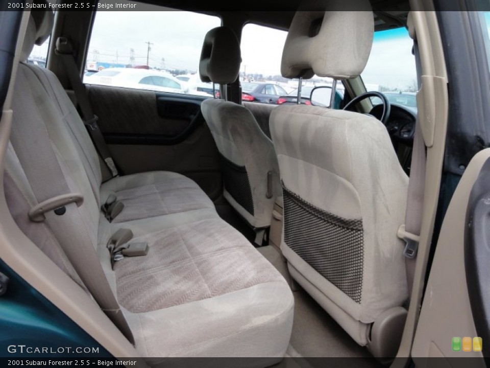 Beige Interior Photo for the 2001 Subaru Forester 2.5 S #61741383