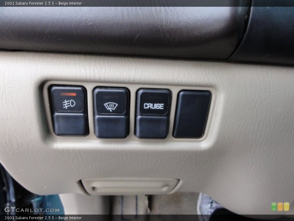 Beige Interior Controls for the 2001 Subaru Forester 2.5 S #61741614