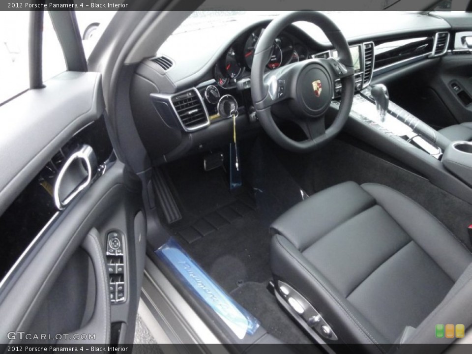 Black Interior Photo for the 2012 Porsche Panamera 4 #61743595