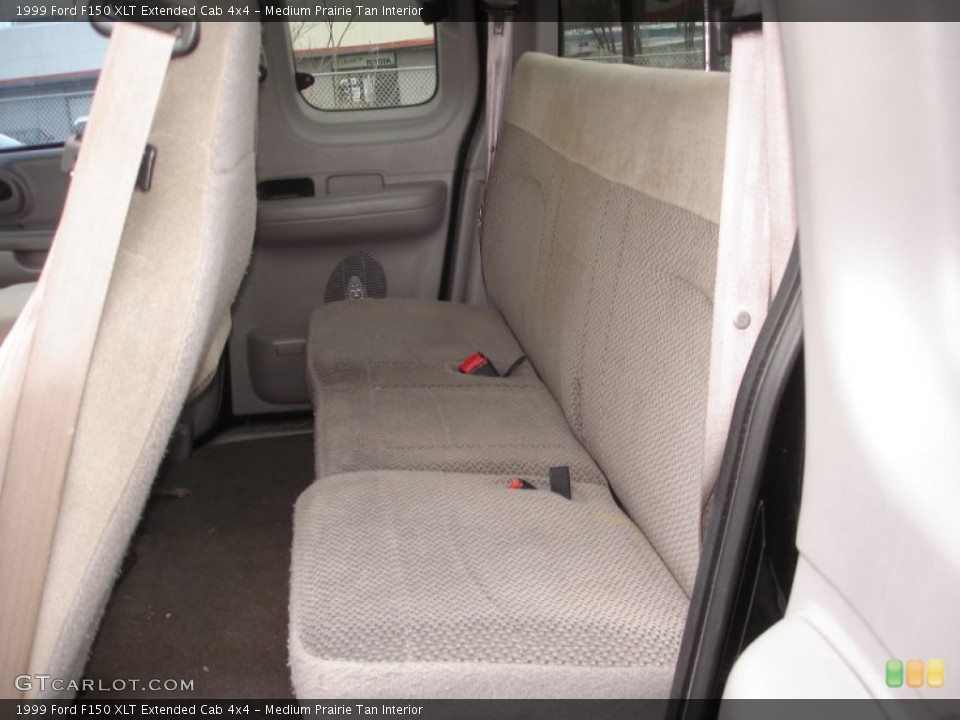 Medium Prairie Tan Interior Photo for the 1999 Ford F150 XLT Extended Cab 4x4 #61782002