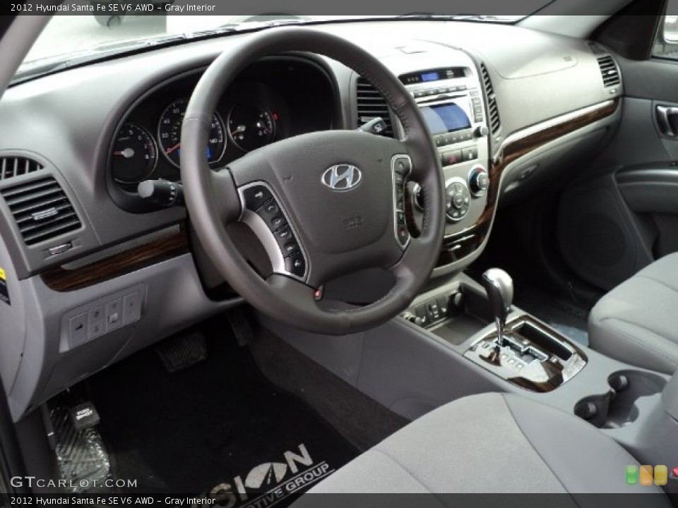 Gray Interior Photo for the 2012 Hyundai Santa Fe SE V6 AWD #61813936