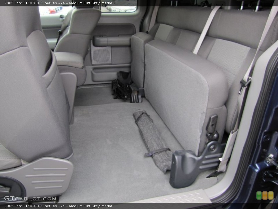 Medium Flint Grey Interior Rear Seat for the 2005 Ford F150 XLT SuperCab 4x4 #61834392