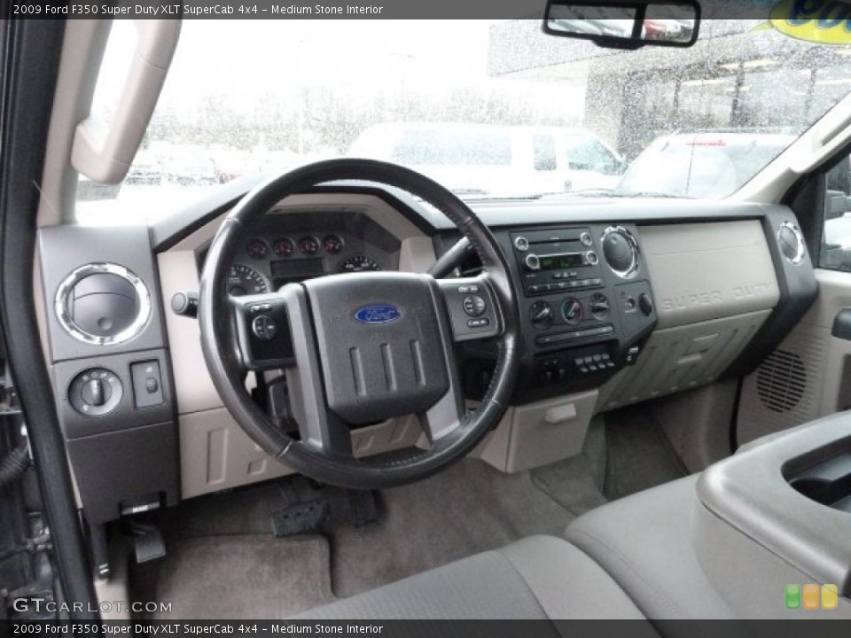 Medium Stone Interior Photo for the 2009 Ford F350 Super Duty XLT SuperCab 4x4 #61854384