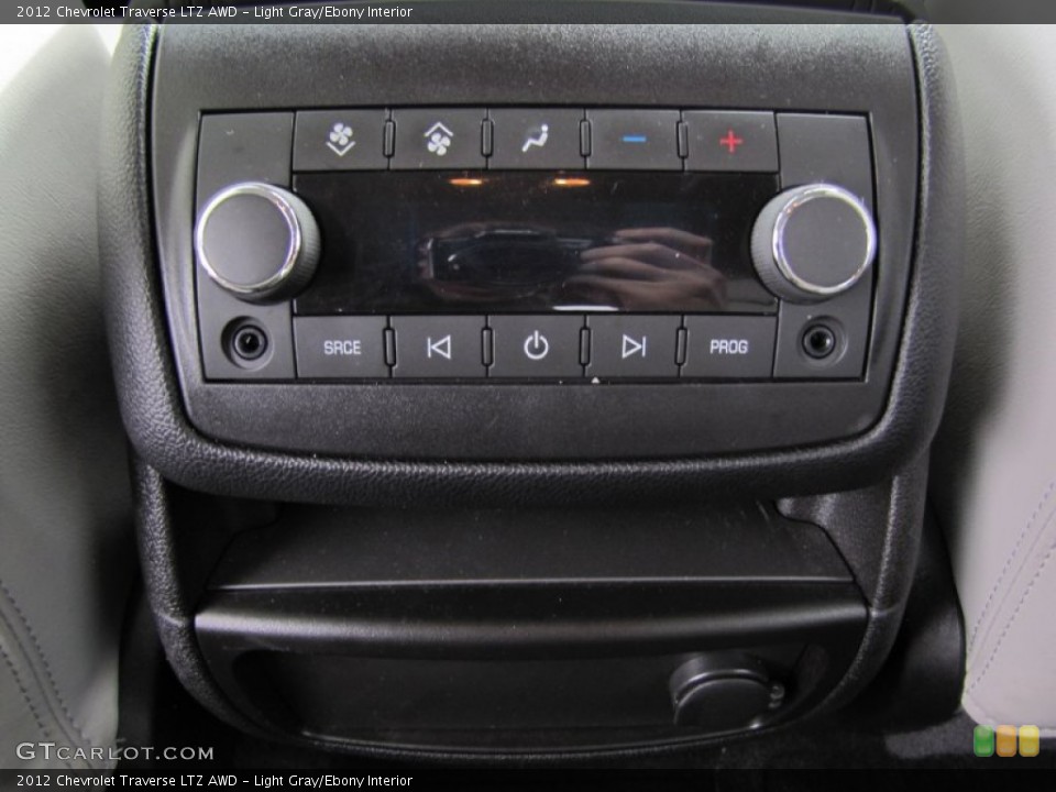 Light Gray/Ebony Interior Controls for the 2012 Chevrolet Traverse LTZ AWD #61857990
