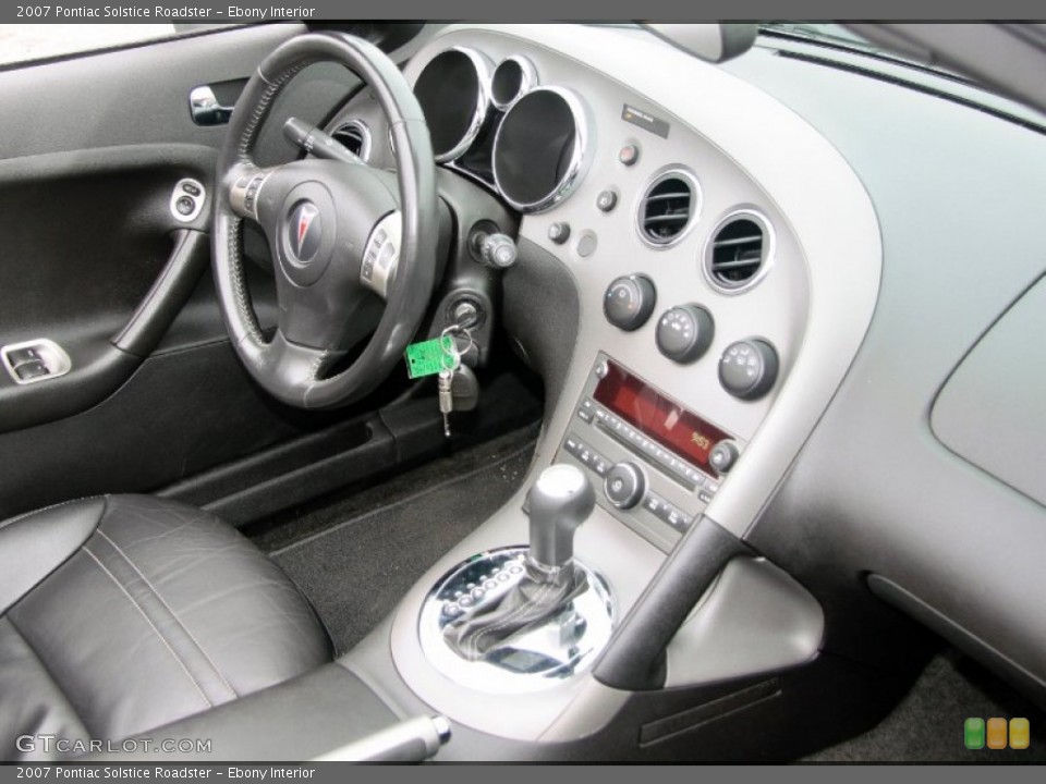 Ebony Interior Controls for the 2007 Pontiac Solstice Roadster #61860171