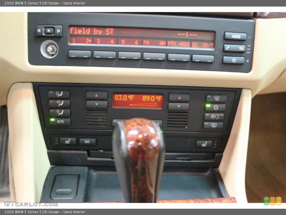 Sand Interior Controls for the 2000 BMW 5 Series 528i Sedan #61870773