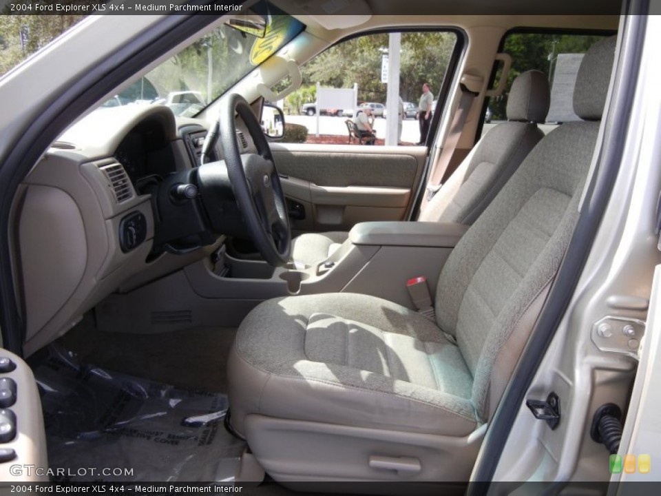 Medium Parchment Interior Photo for the 2004 Ford Explorer XLS 4x4 #61918531