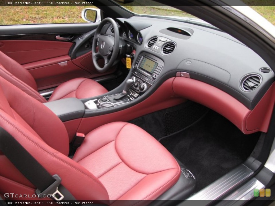 Red Interior Dashboard for the 2008 Mercedes-Benz SL 550 Roadster #61929454