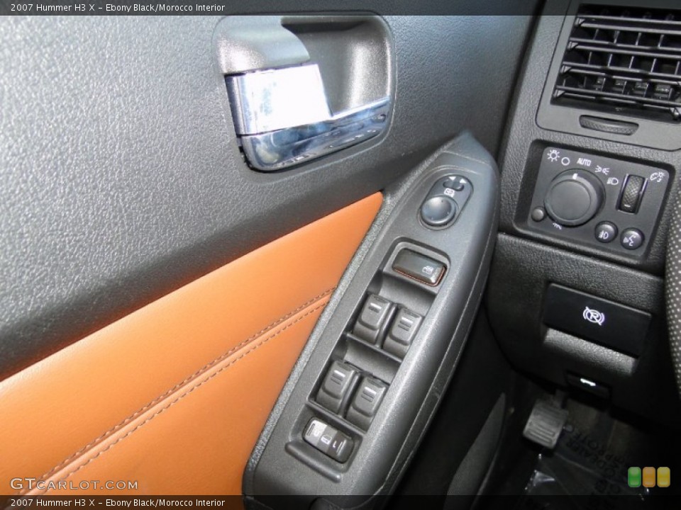 Ebony Black/Morocco Interior Controls for the 2007 Hummer H3 X #61952732