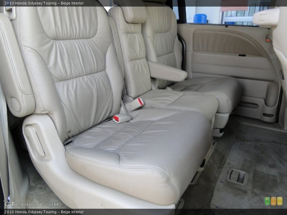 Beige Interior Photo for the 2010 Honda Odyssey Touring #61953692