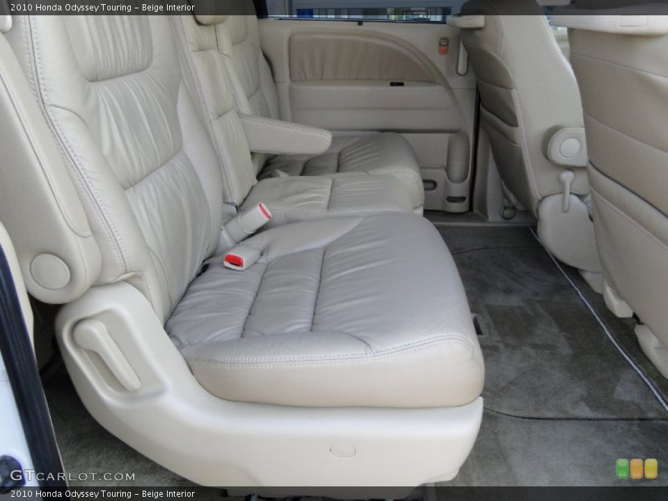 Beige Interior Photo for the 2010 Honda Odyssey Touring #61953701