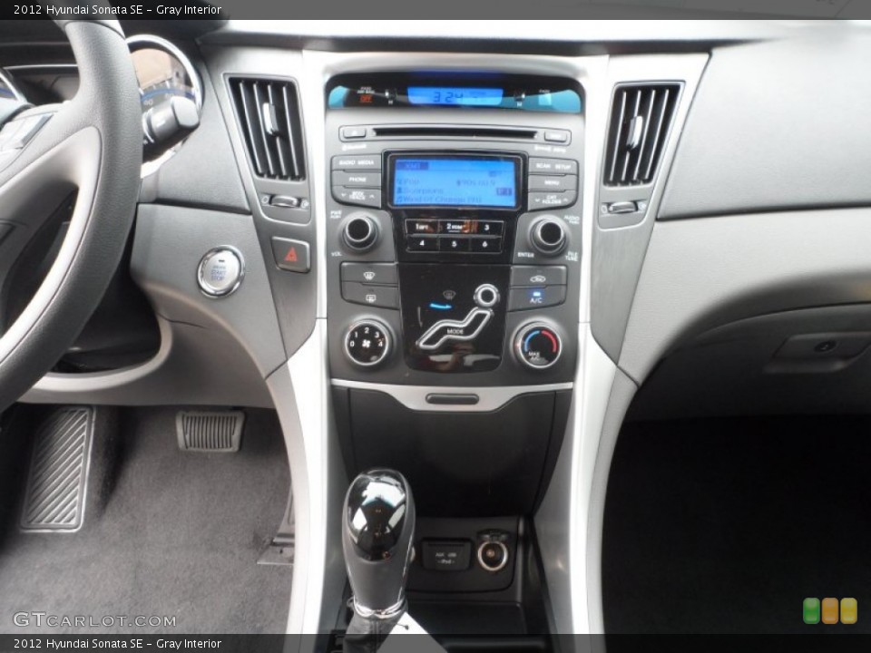 Gray Interior Controls for the 2012 Hyundai Sonata SE #61955393