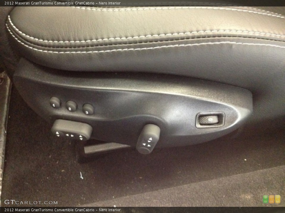 Nero Interior Controls for the 2012 Maserati GranTurismo Convertible GranCabrio #61996415