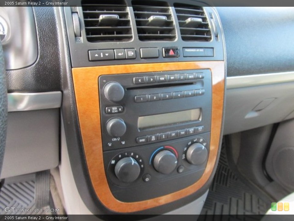 Grey Interior Controls for the 2005 Saturn Relay 2 #62003511