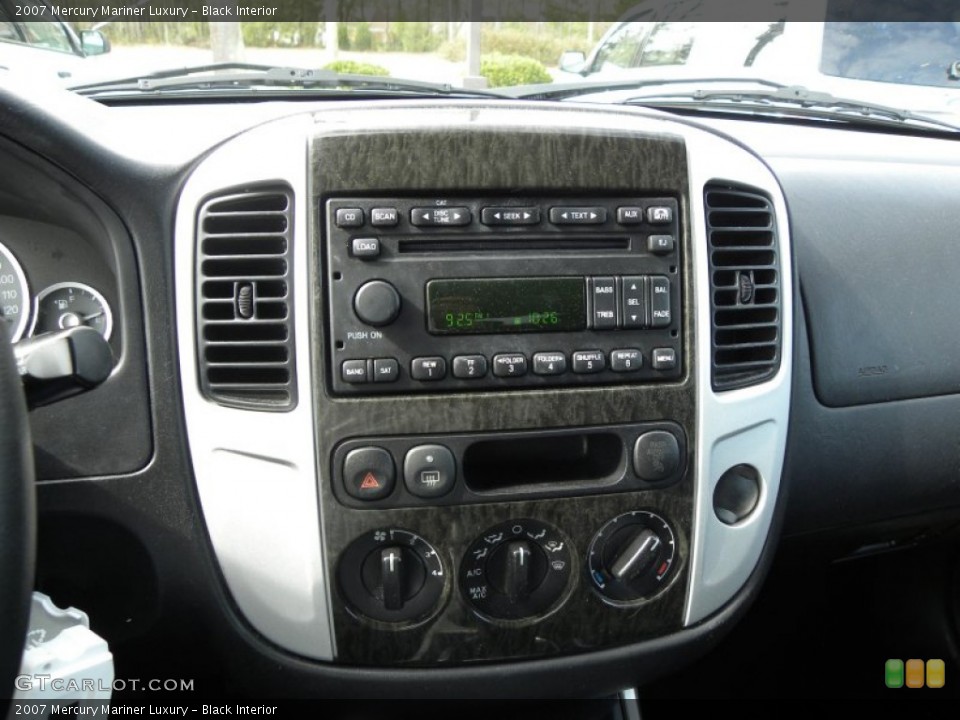 Black Interior Controls for the 2007 Mercury Mariner Luxury #62016849