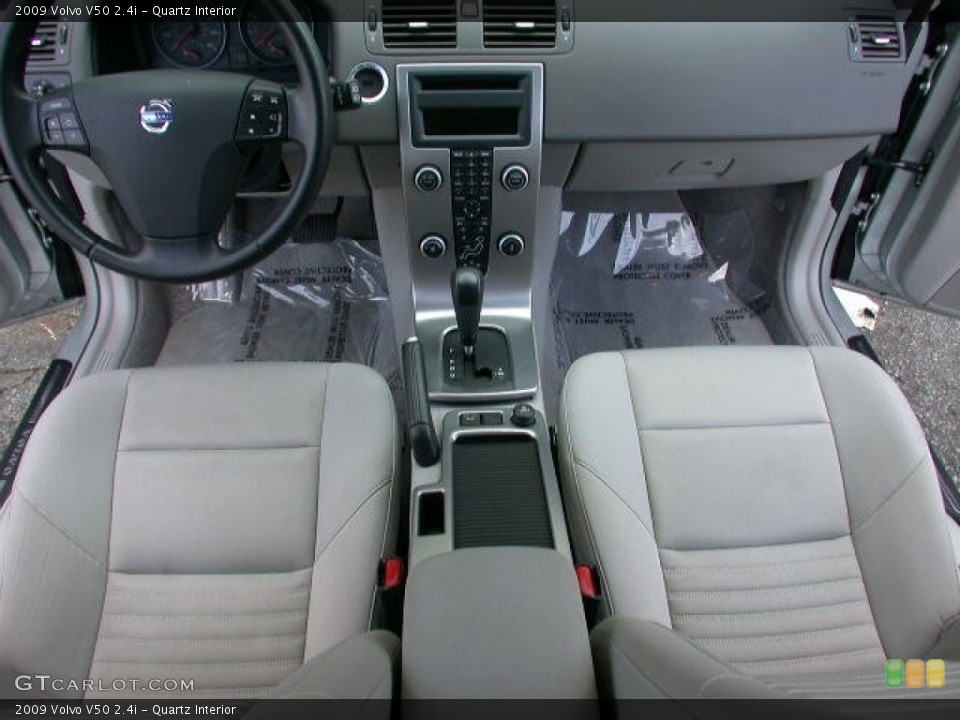 Quartz Interior Photo for the 2009 Volvo V50 2.4i #62037566