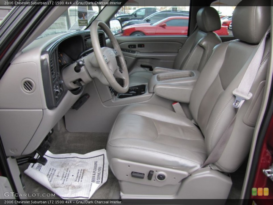 Gray/Dark Charcoal Interior Photo for the 2006 Chevrolet Suburban LTZ 1500 4x4 #62041722