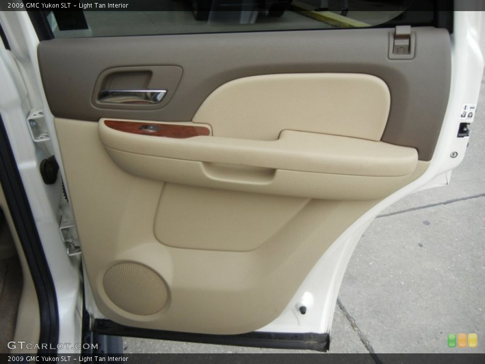 Light Tan Interior Door Panel for the 2009 GMC Yukon SLT #62046765