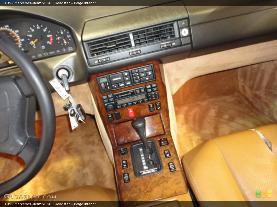 Beige Interior Controls for the 1994 Mercedes-Benz SL 500 Roadster #62066767