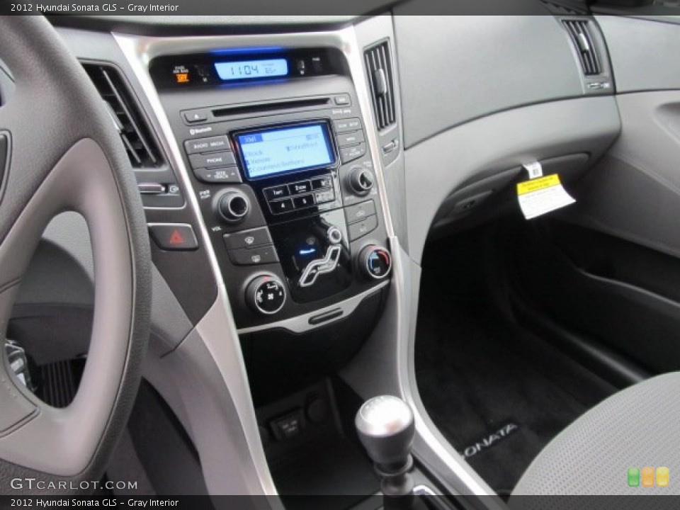 Gray Interior Controls for the 2012 Hyundai Sonata GLS #62084124
