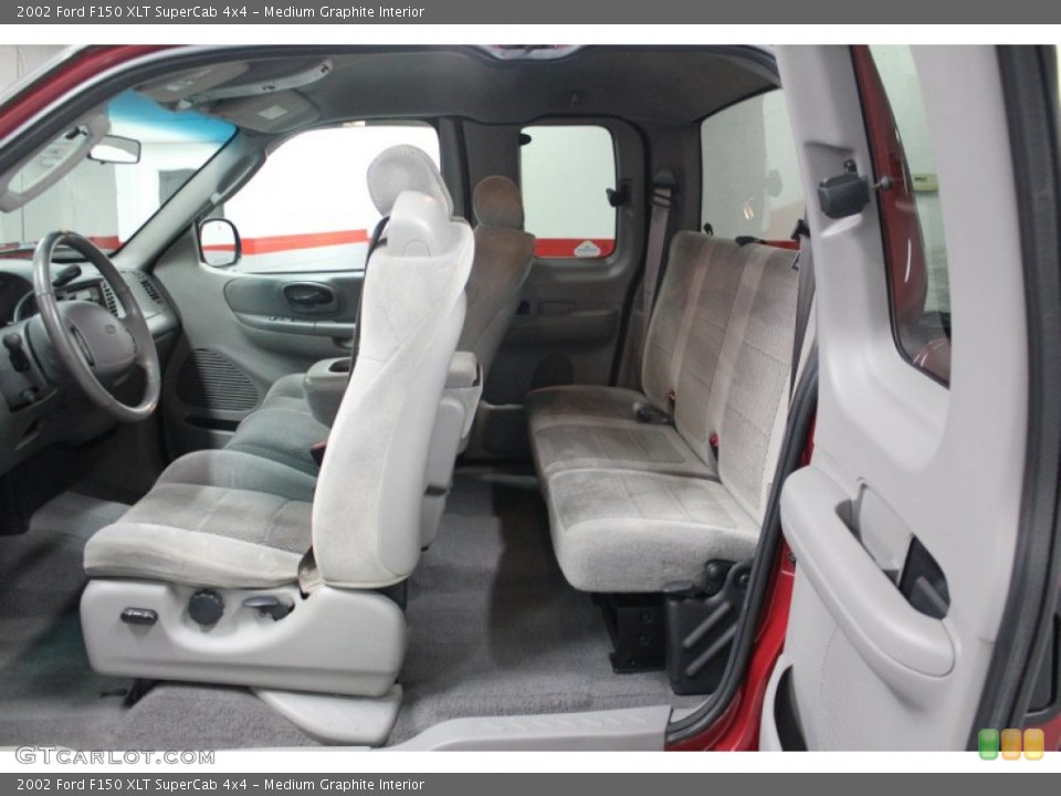 Medium Graphite Interior Photo for the 2002 Ford F150 XLT SuperCab 4x4 #62099634