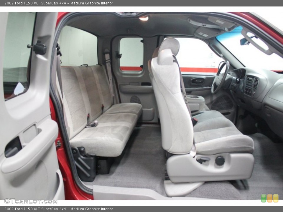 Medium Graphite Interior Photo for the 2002 Ford F150 XLT SuperCab 4x4 #62099754