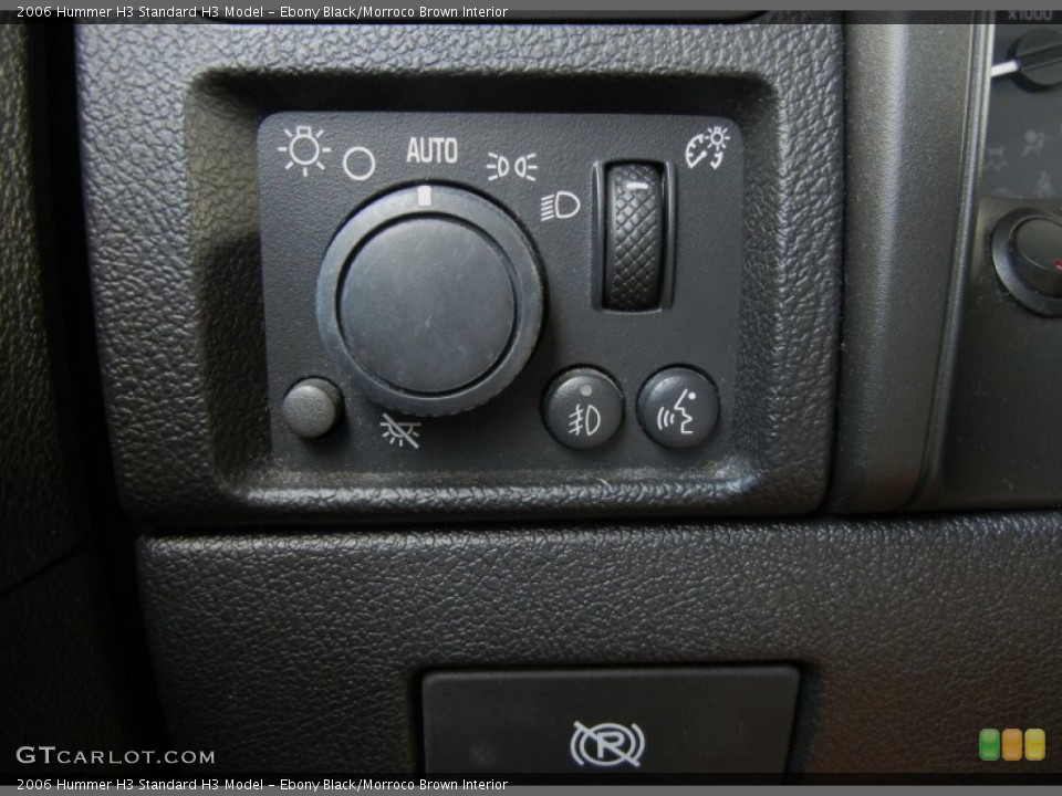 Ebony Black/Morroco Brown Interior Controls for the 2006 Hummer H3  #62122236