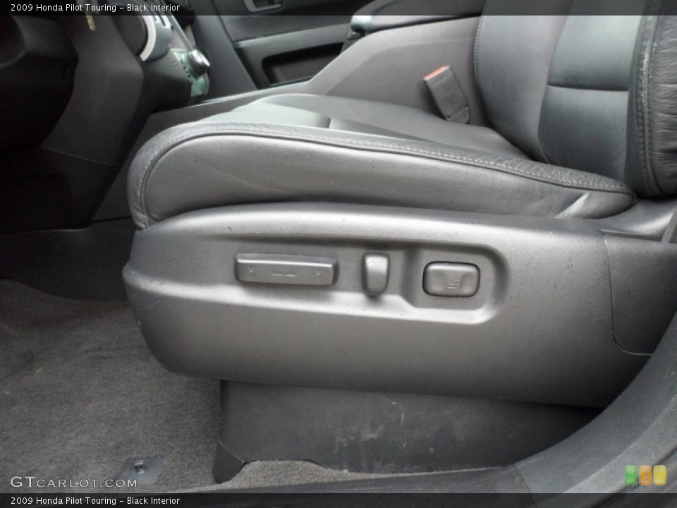 Black Interior Front Seat for the 2009 Honda Pilot Touring #62143453