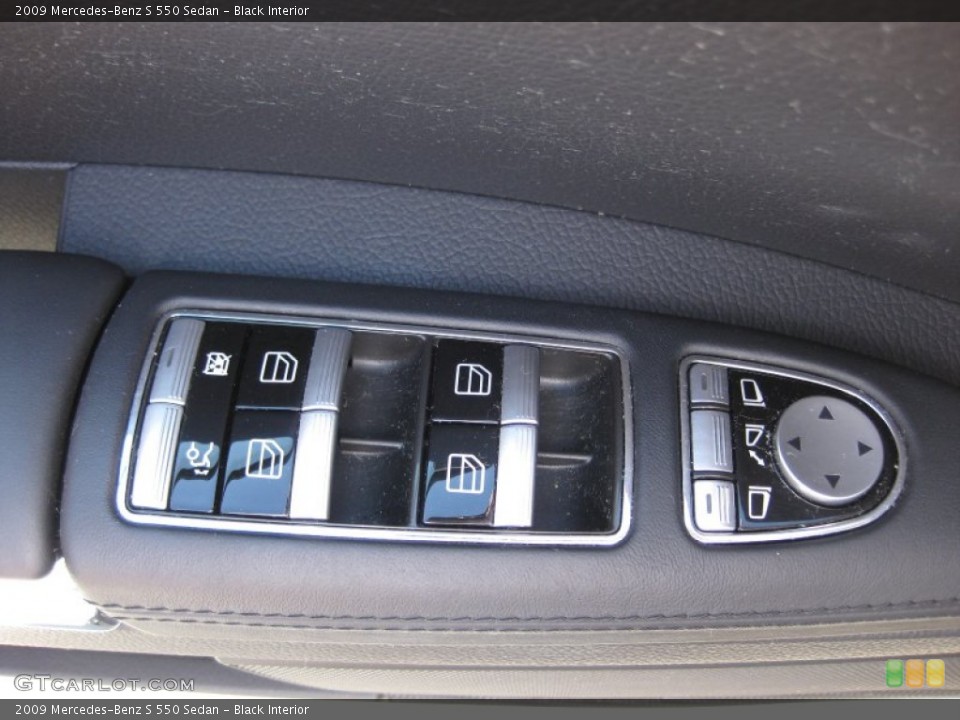 Black Interior Controls for the 2009 Mercedes-Benz S 550 Sedan #62158356