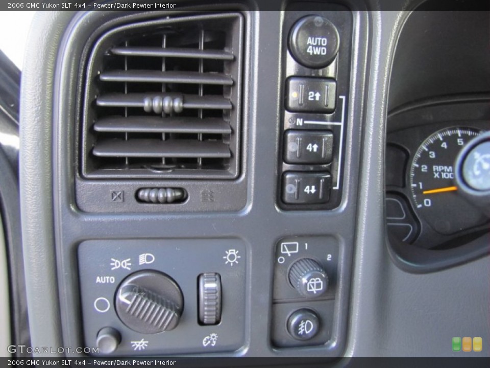 Pewter/Dark Pewter Interior Controls for the 2006 GMC Yukon SLT 4x4 #62166006