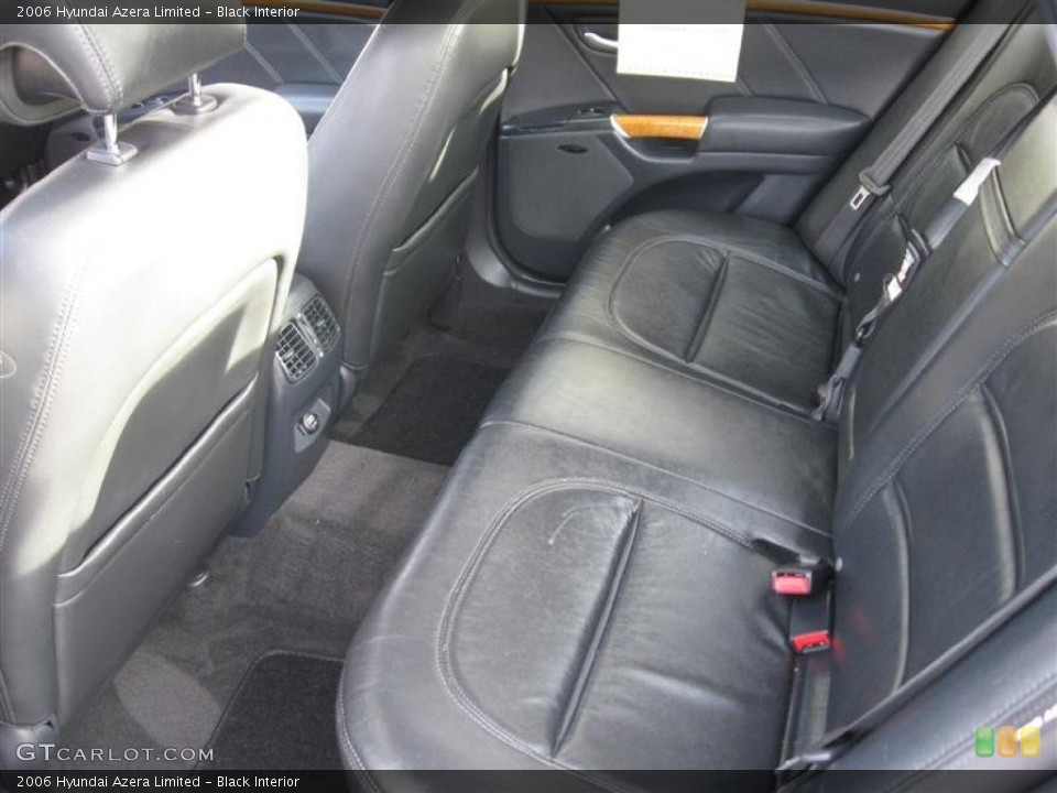 Black Interior Rear Seat for the 2006 Hyundai Azera Limited #62202365