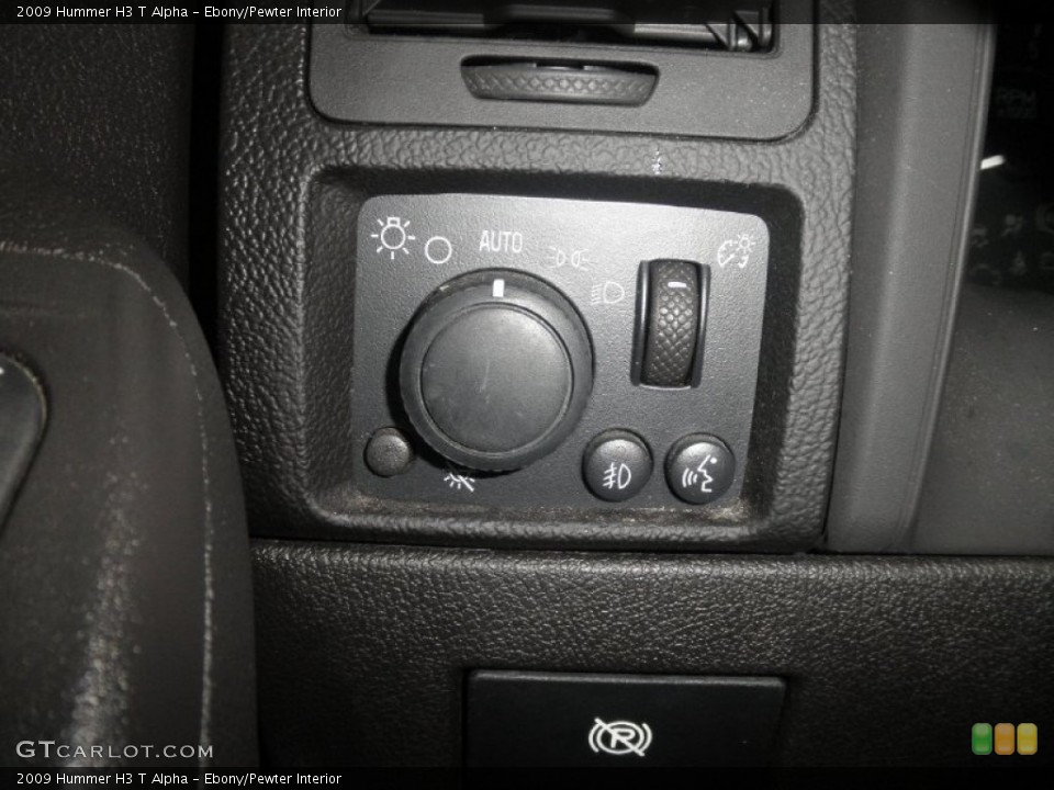 Ebony/Pewter Interior Controls for the 2009 Hummer H3 T Alpha #62211809
