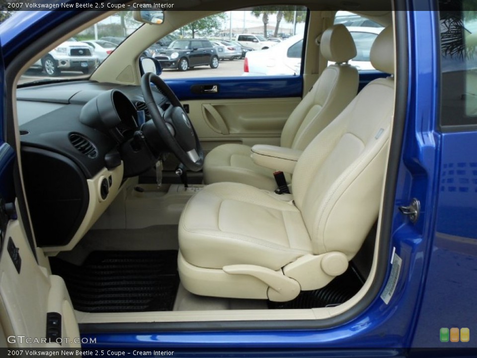 Cream Interior Photo for the 2007 Volkswagen New Beetle 2.5 Coupe #62213063