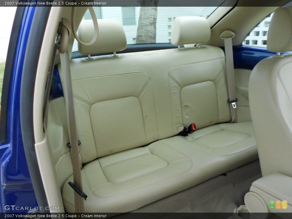 Cream Interior Photo for the 2007 Volkswagen New Beetle 2.5 Coupe #62213103