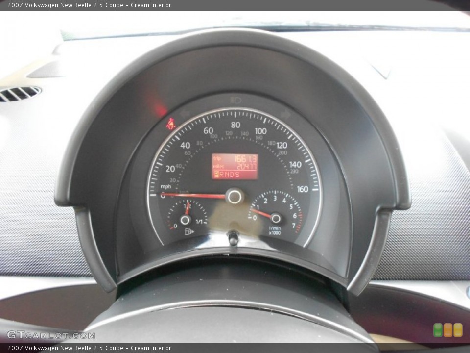 Cream Interior Gauges for the 2007 Volkswagen New Beetle 2.5 Coupe #62213156