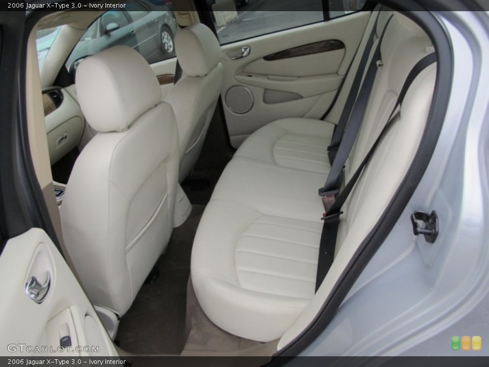 Ivory Interior Rear Seat for the 2006 Jaguar X-Type 3.0 #62216581
